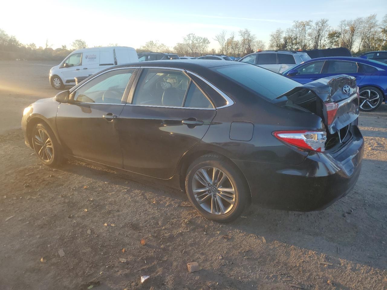 2017 Toyota Camry Le - Фото 2