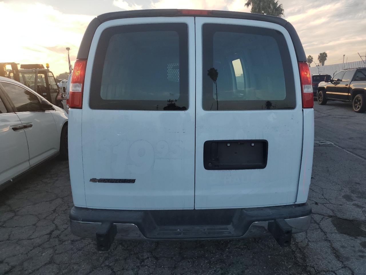 2024 Chevrolet Express G2500 - Фото 6