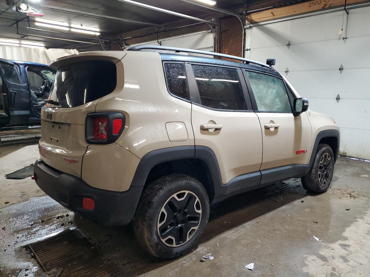 2015 Jeep Renegade Trailhawk - Фото 3