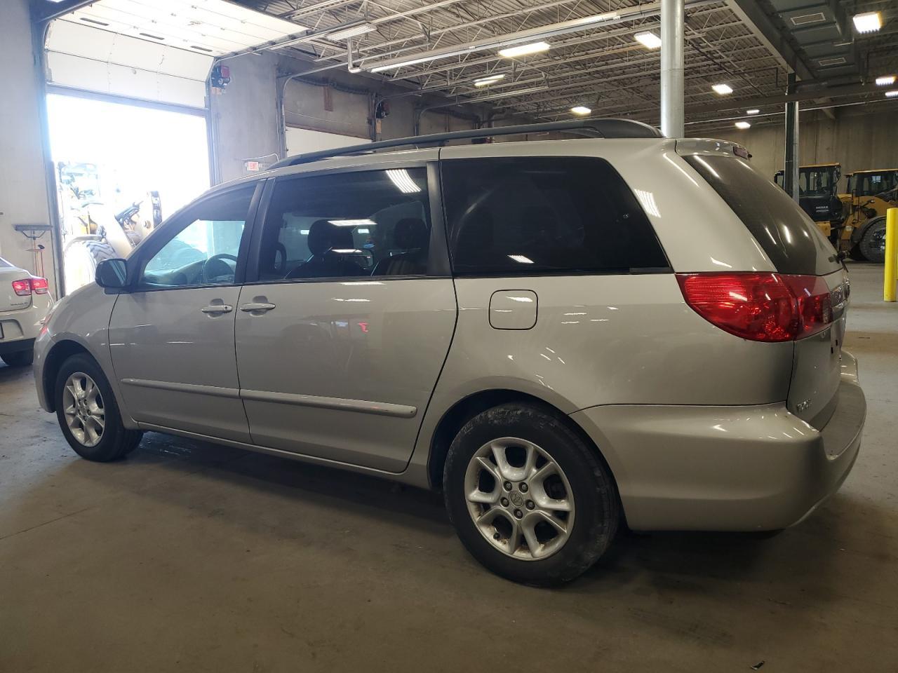 2006 Toyota Sienna Xle - Фото 2