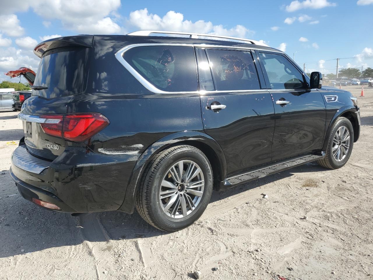 2022 Infiniti Qx80 Luxe - Image 3