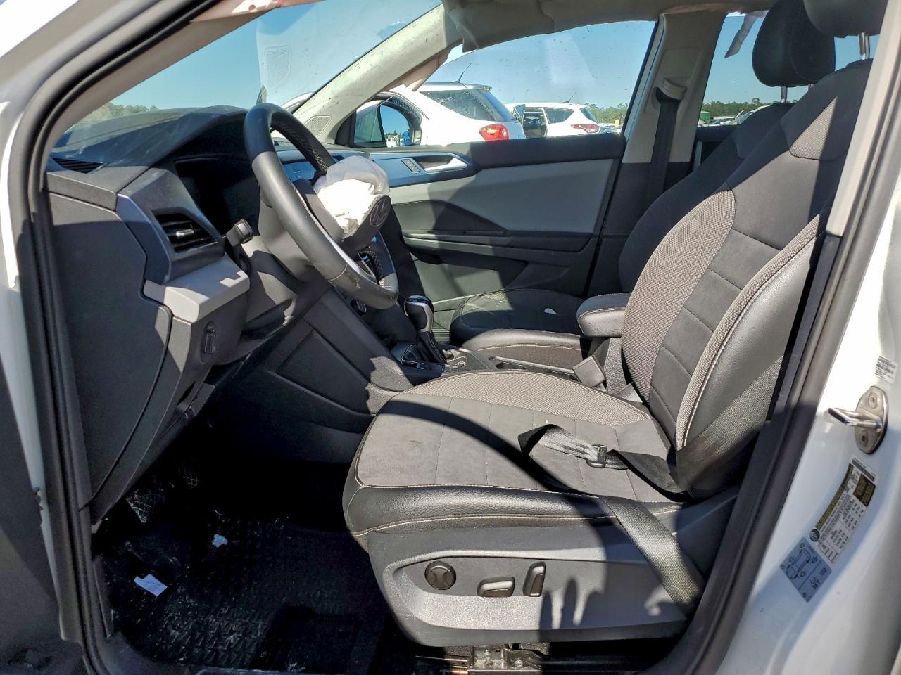 2022 Volkswagen Taos Se - Image 7