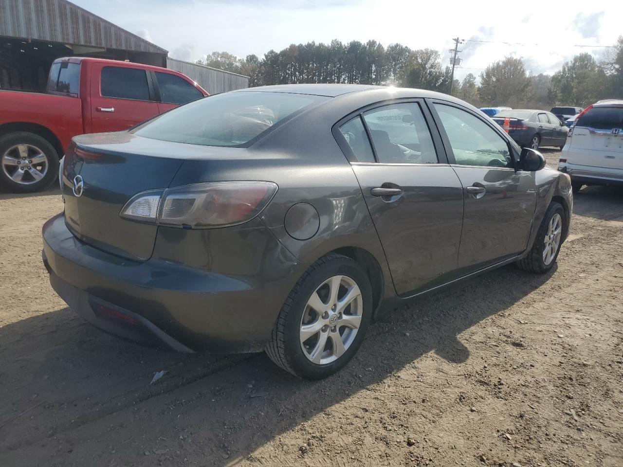 2011 Mazda 3 - Image 3