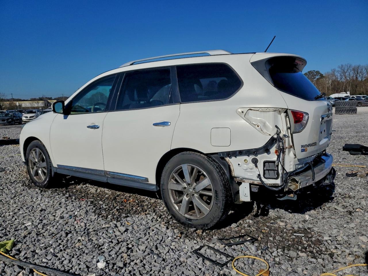 2014 Nissan Pathfinder S - Фото 2