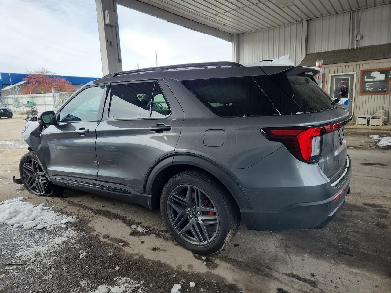 2025 Ford Explorer St-Line - Image 2