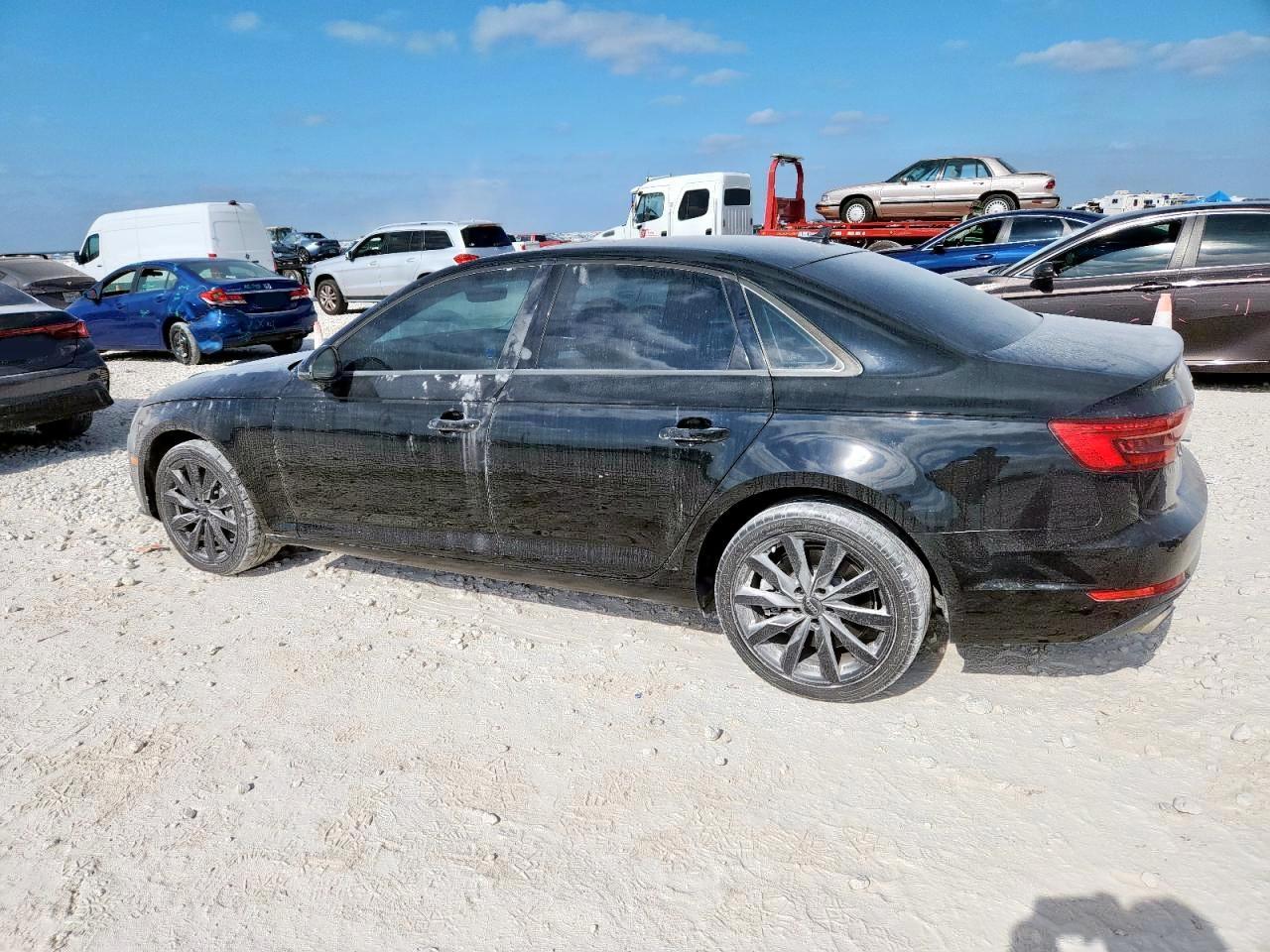 2017 Audi A4 Premium - Фото 2