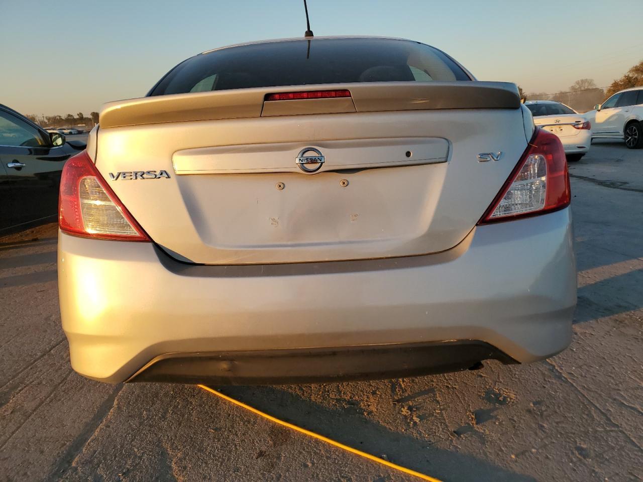 2018 Nissan Versa S - Image 6