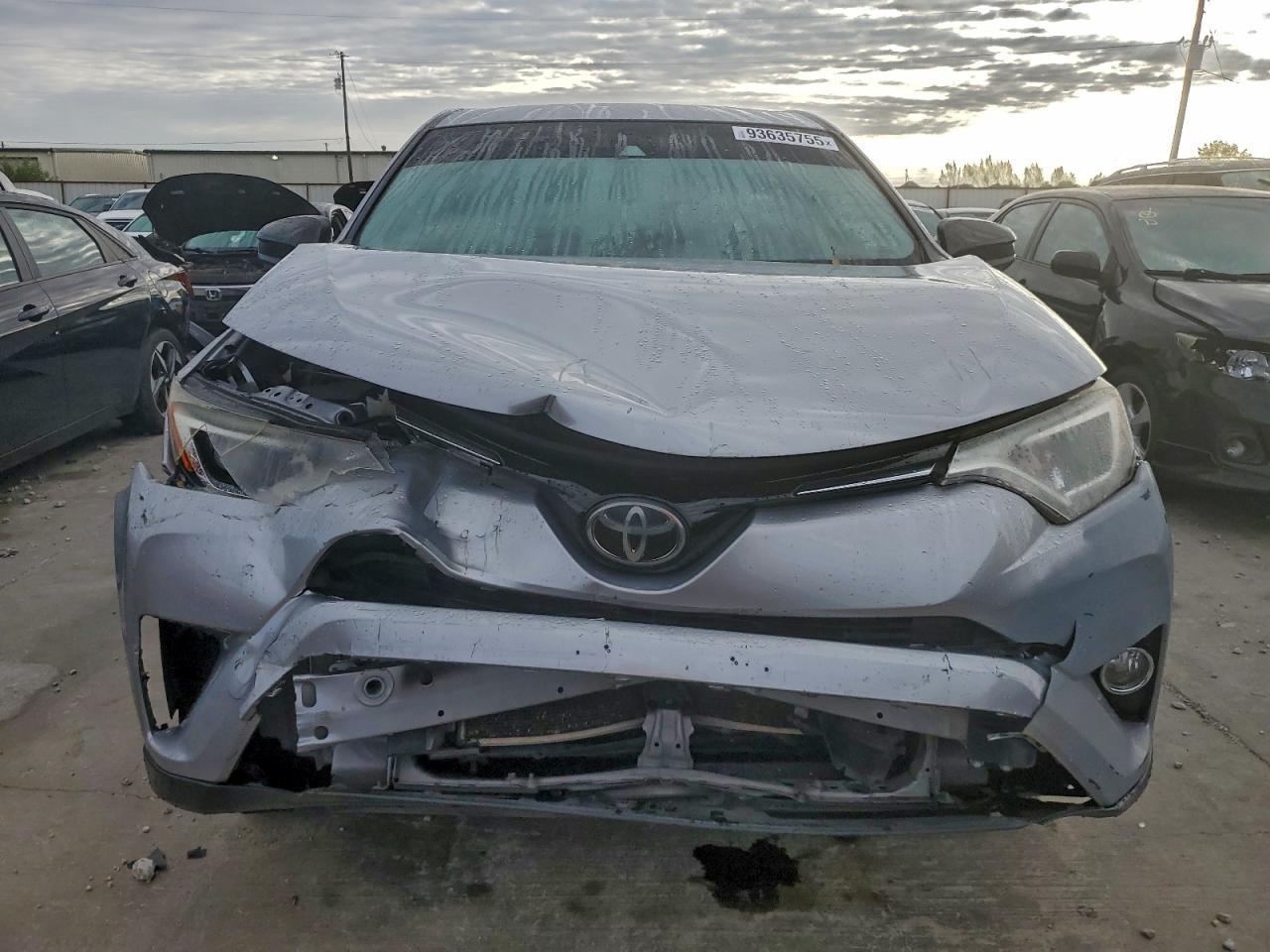 2018 Toyota Rav4 Le - Image 5