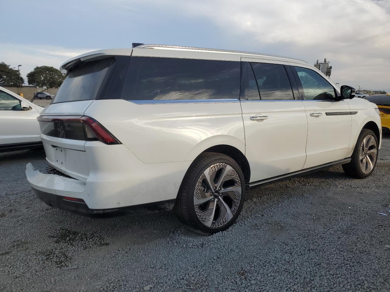 2025 Lincoln Navigator L Black Label - Фото 3
