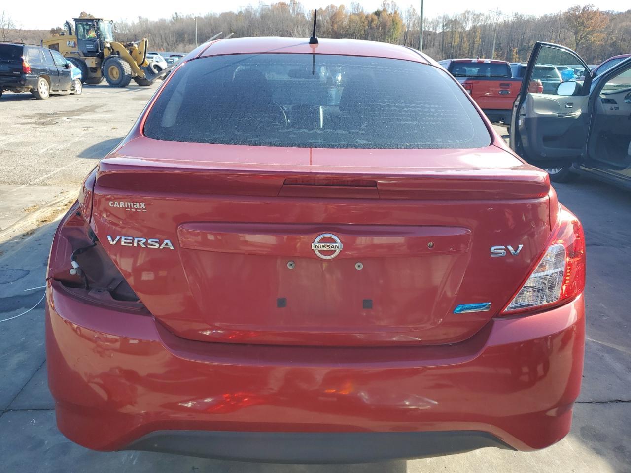 2015 Nissan Versa S - Фото 6