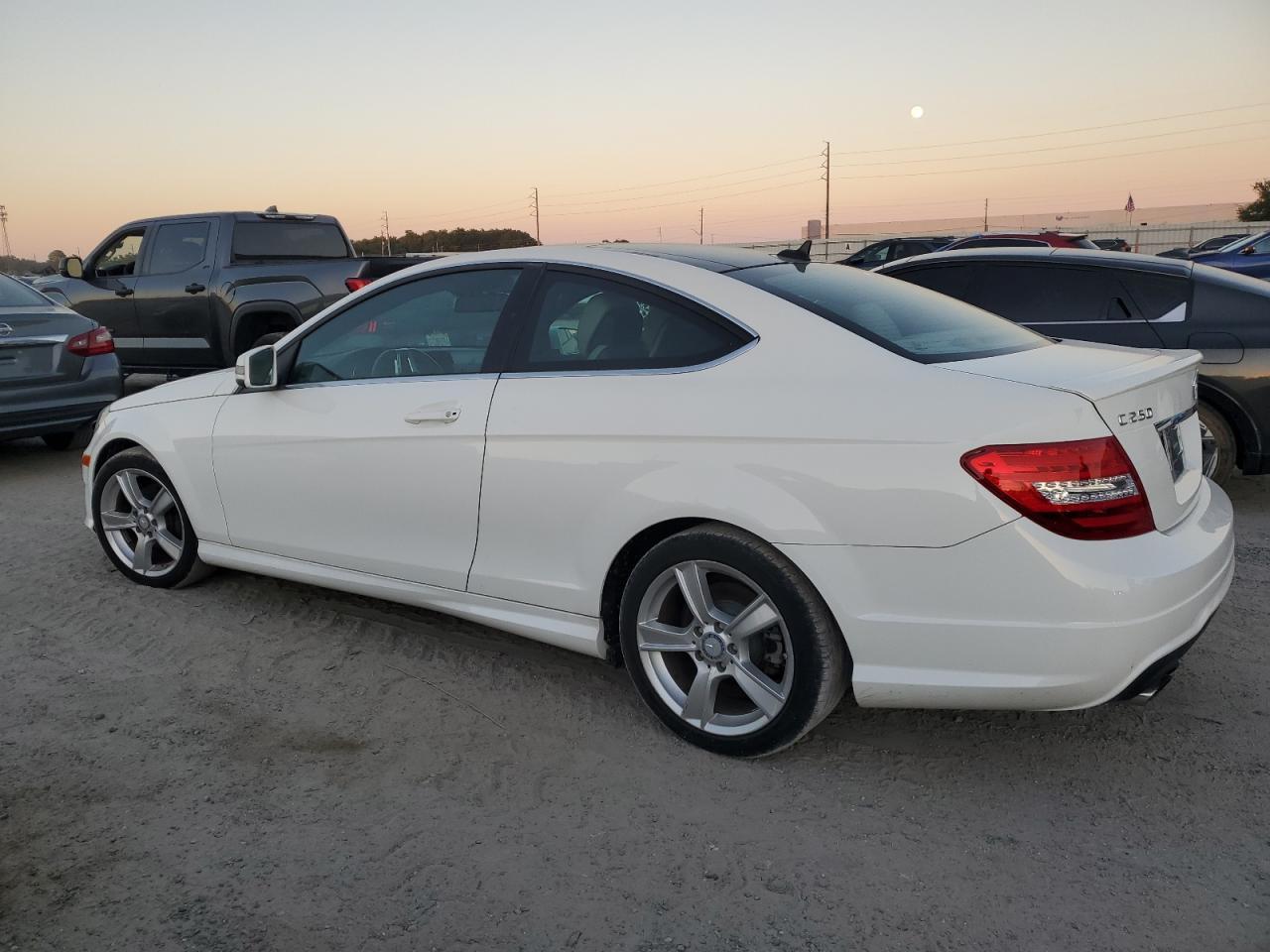 2013 Mercedes-Benz C 250 - Фото 2