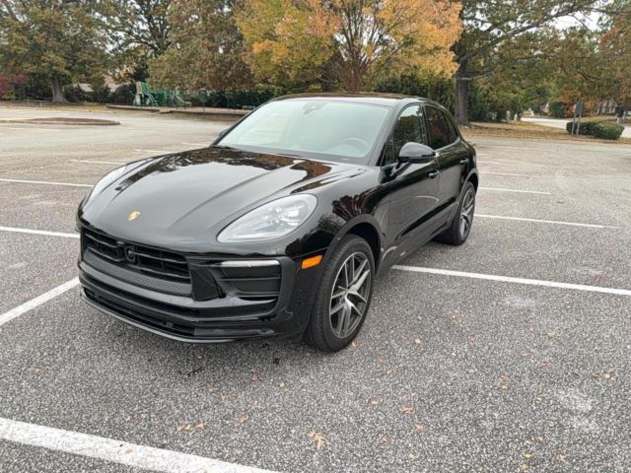 2024 Porsche Macan Base - Image 2