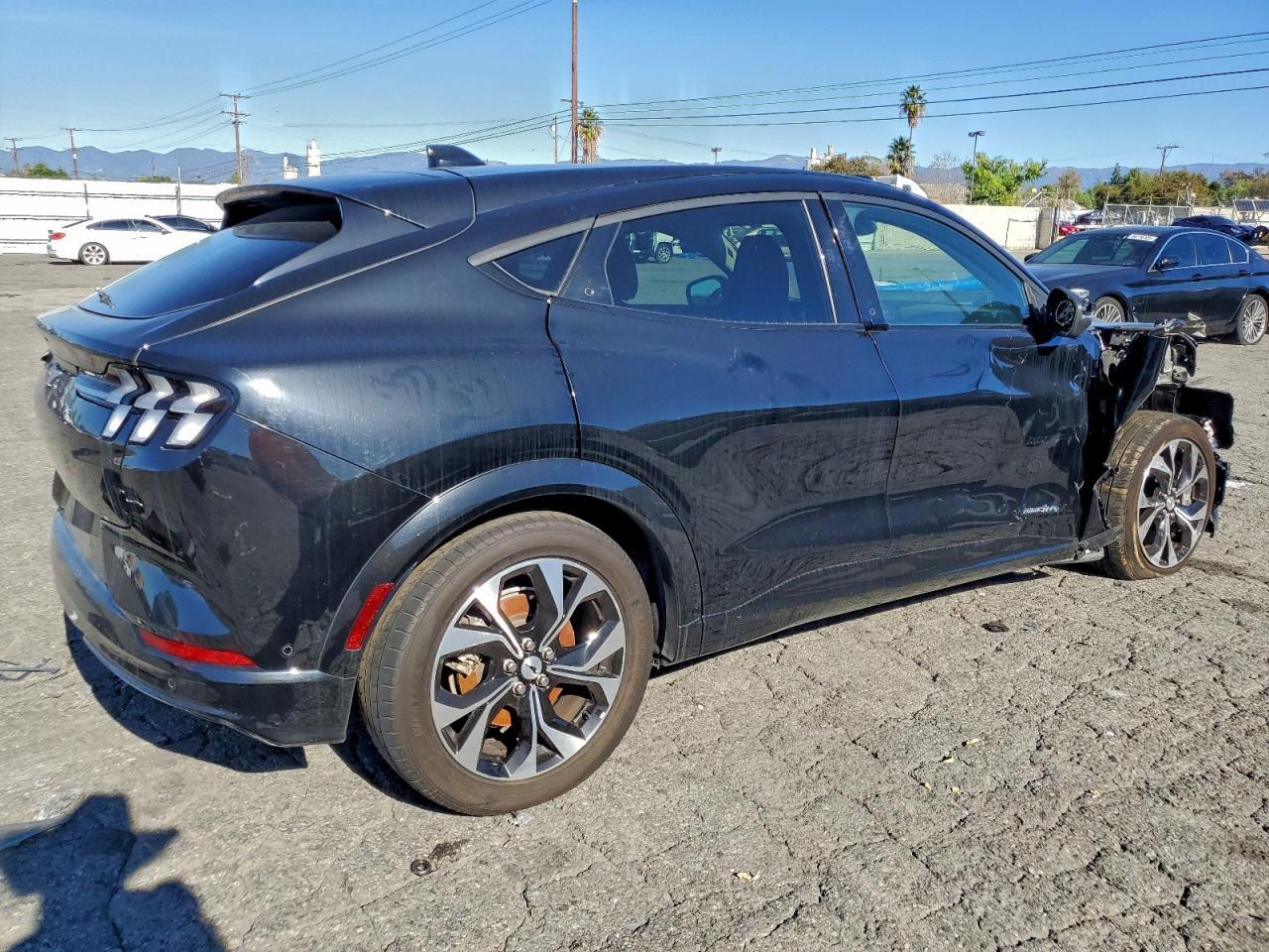 2023 Ford Mustang Mach-E Premium - Image 3