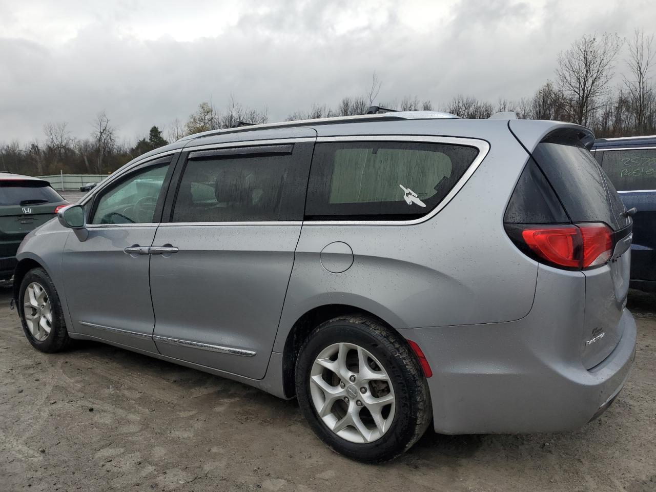 2020 Chrysler Pacifica Limited - Фото 2