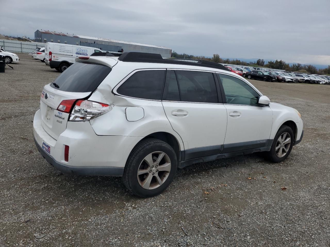 2013 Subaru Outback 2.5I Limited - Image 3
