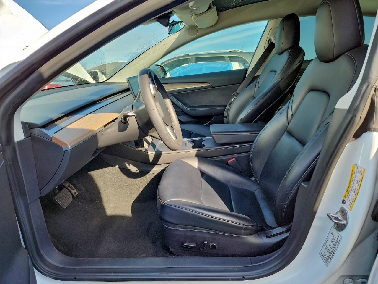 2022 Tesla Model 3 - Фото 7