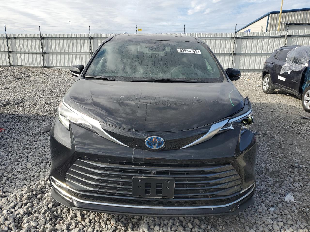 2025 Toyota Sienna Limited - Image 5