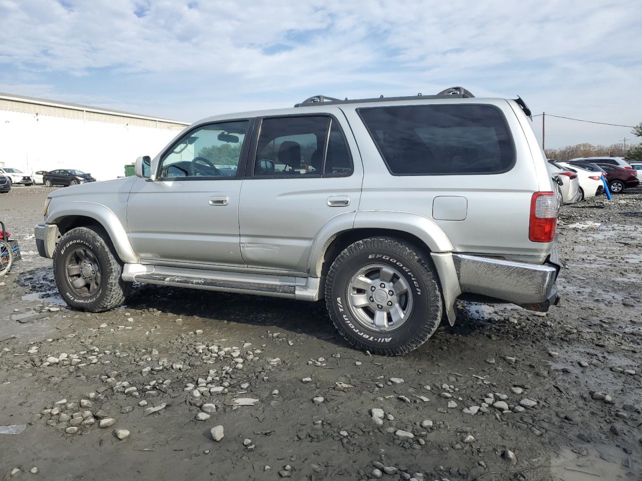 2000 Toyota 4Runner Sr5 - Image 2
