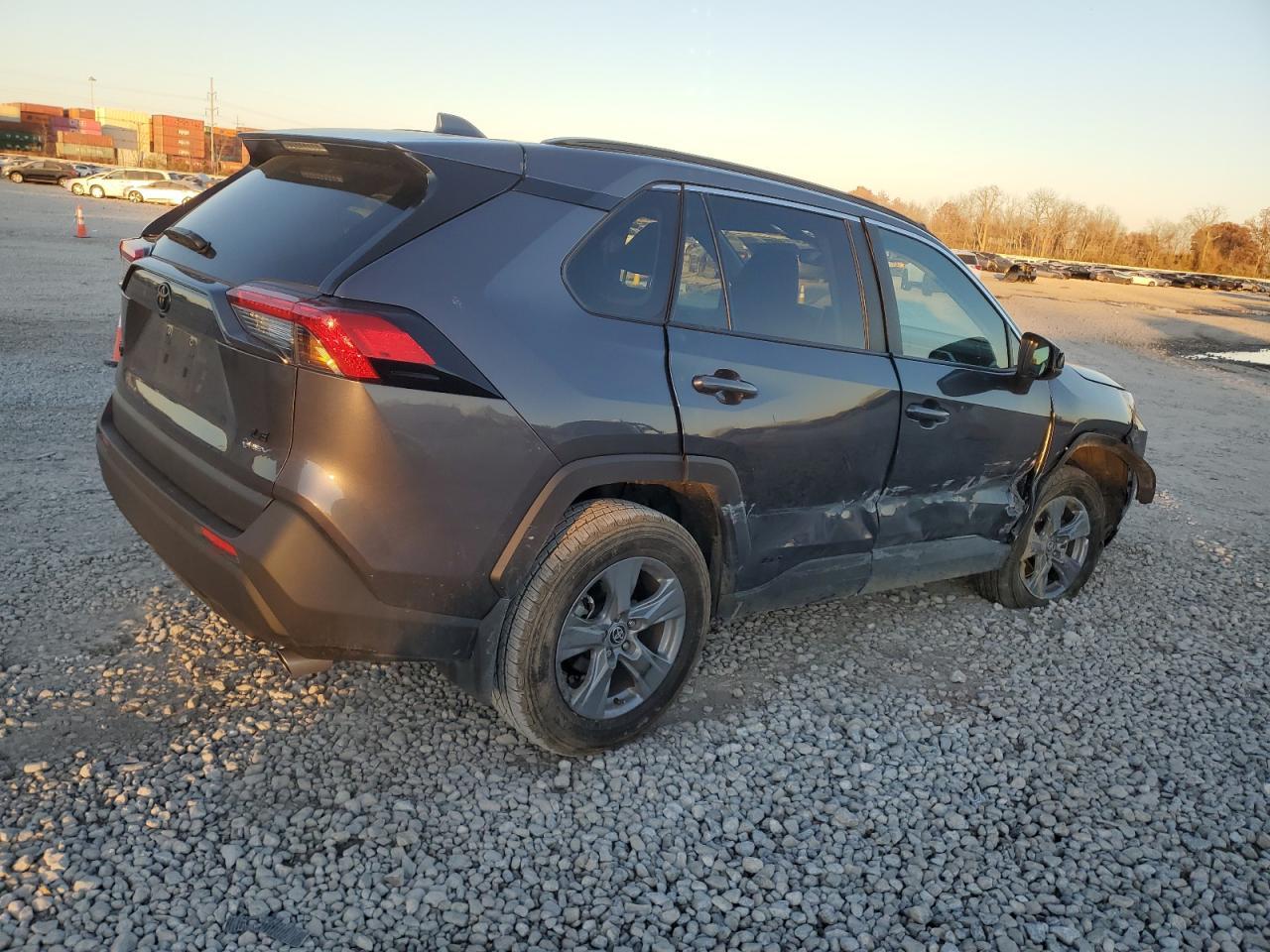 2025 Toyota Rav4 Le - Фото 3
