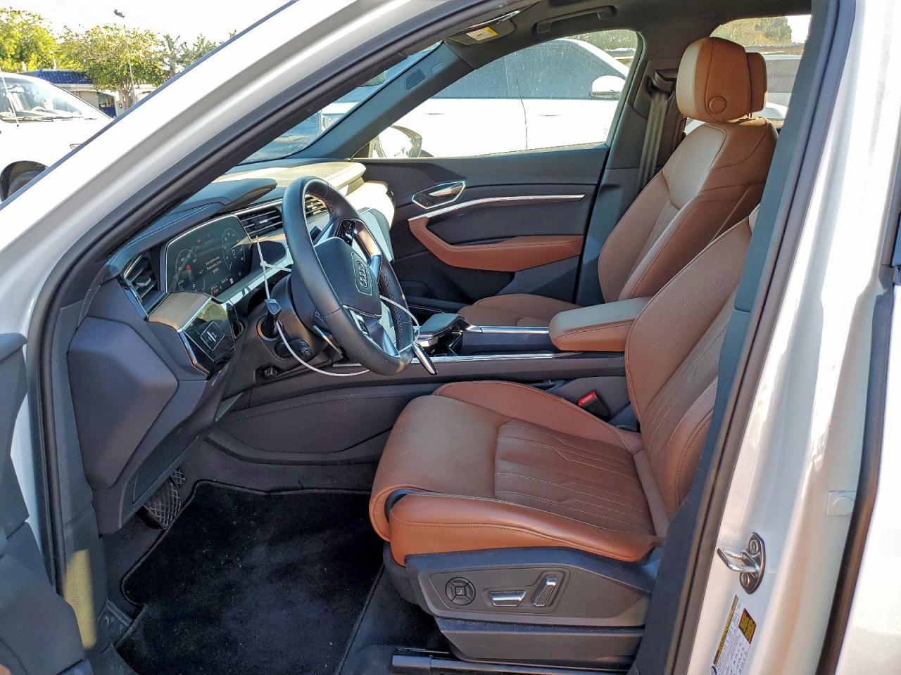 2024 Audi Q8 E-Tron Prestige - Фото 7