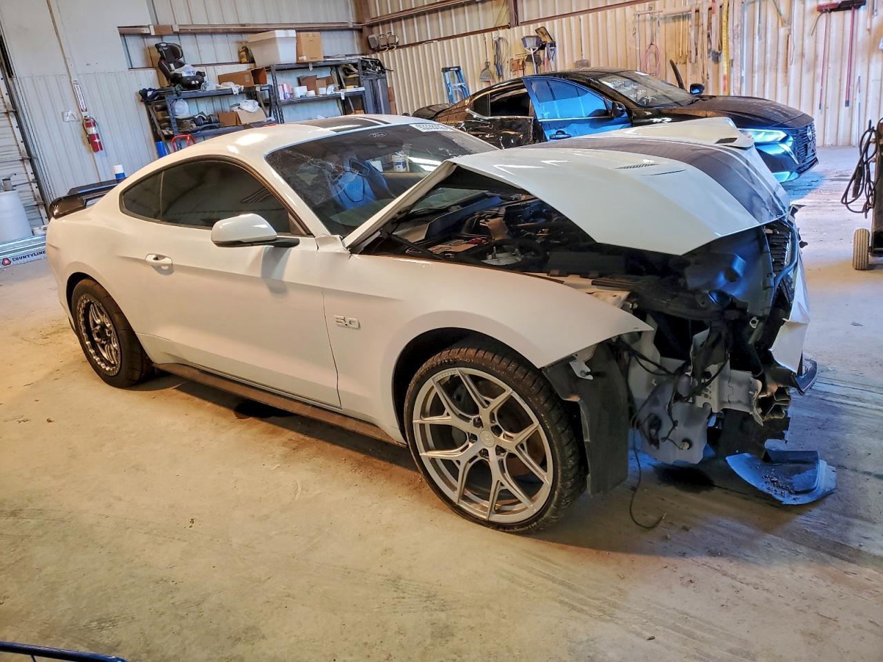 2021 Ford Mustang Gt - Фото 4