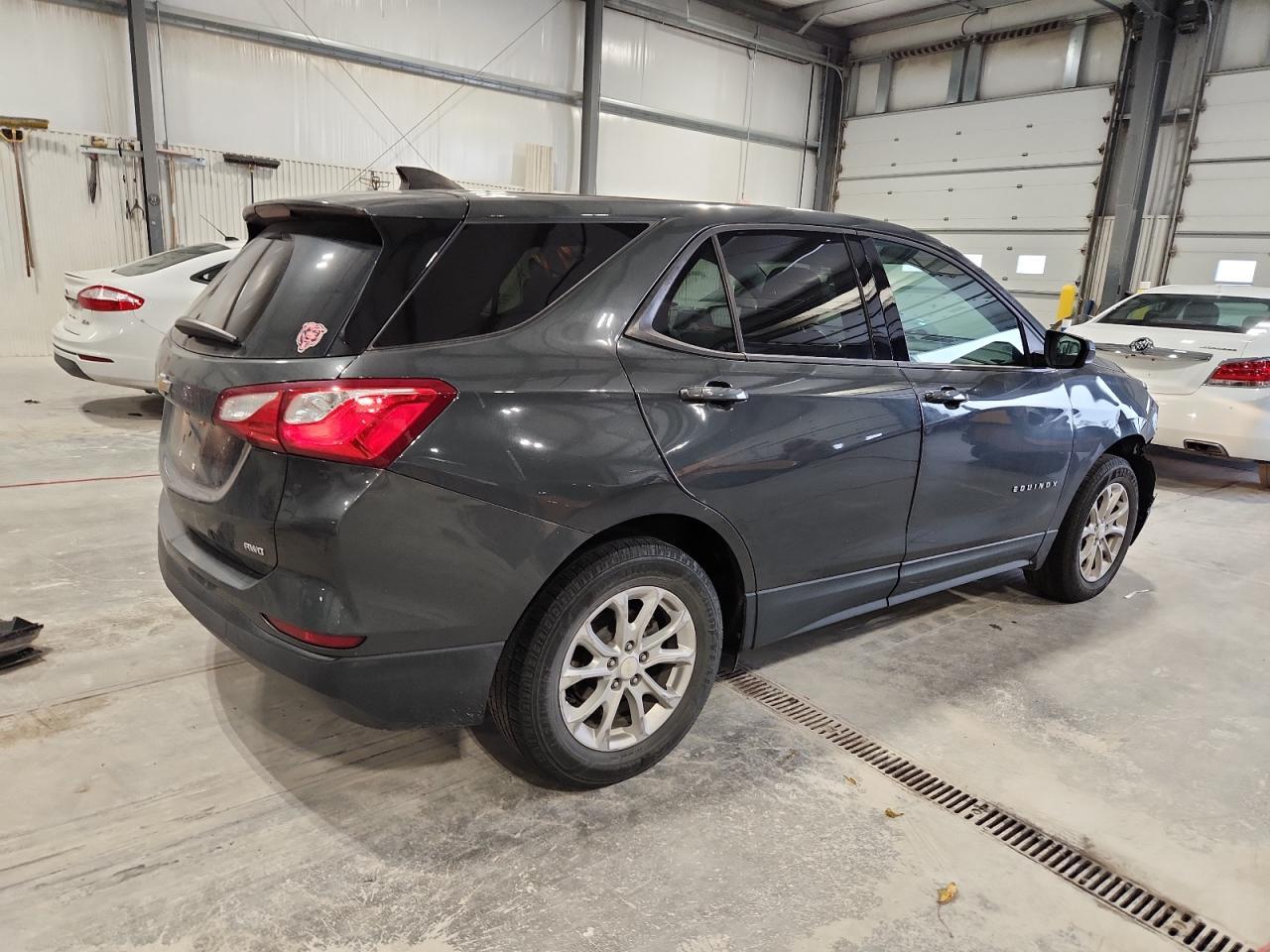 2019 Chevrolet Equinox Ls - Фото 3