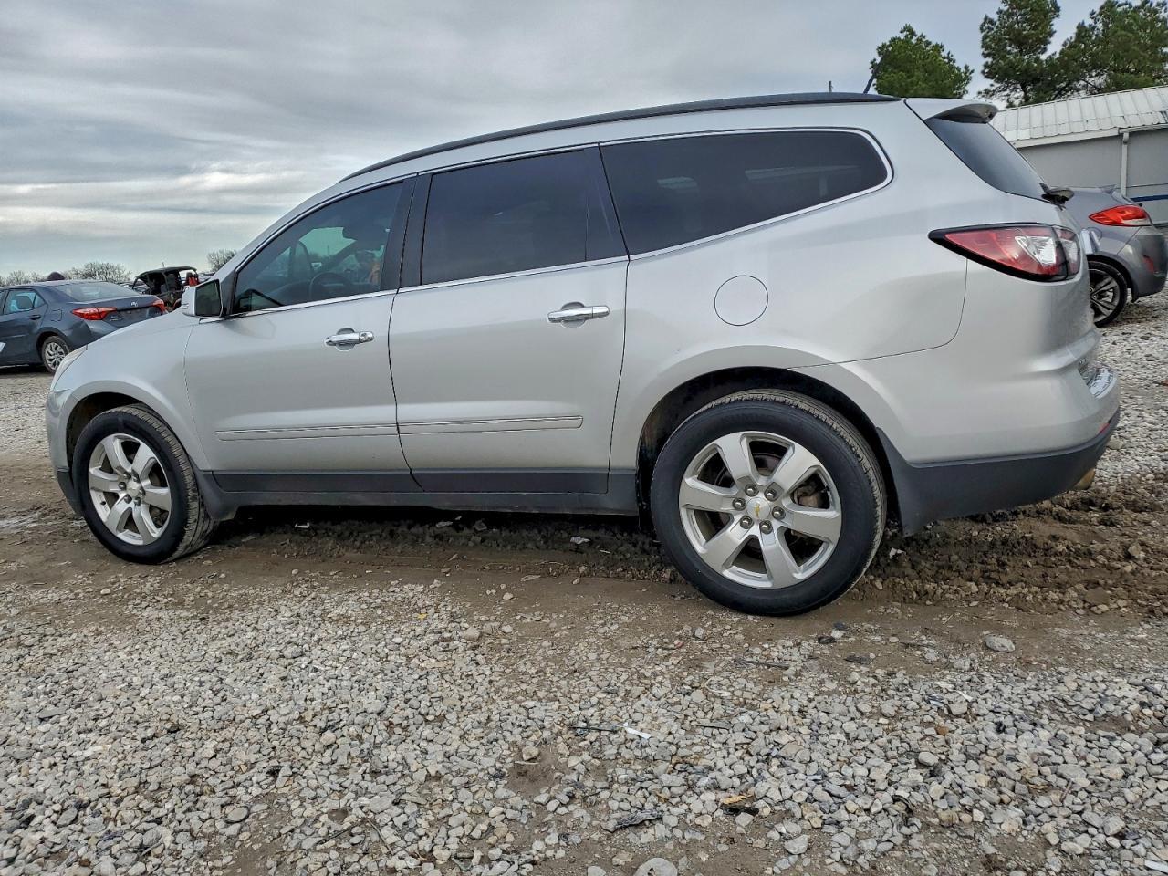 2016 Chevrolet Traverse Ltz - Image 2