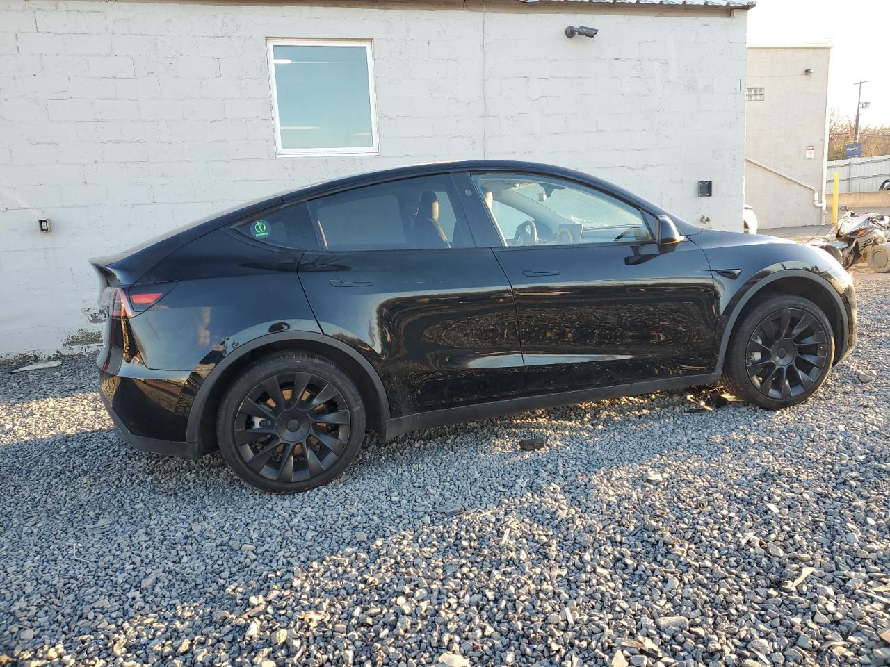 2023 Tesla Model Y - Image 3