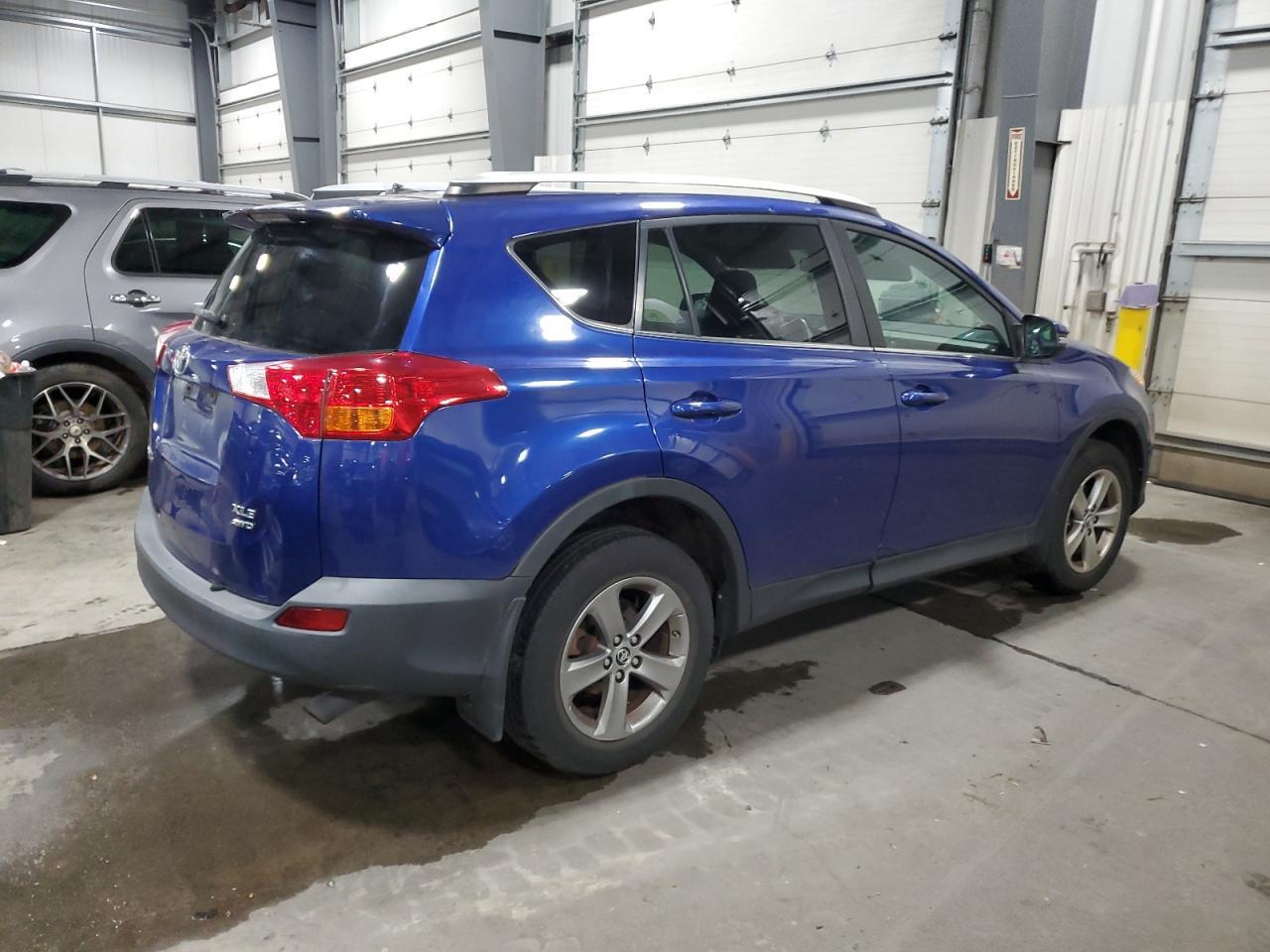 2015 Toyota Rav4 Xle - Фото 3
