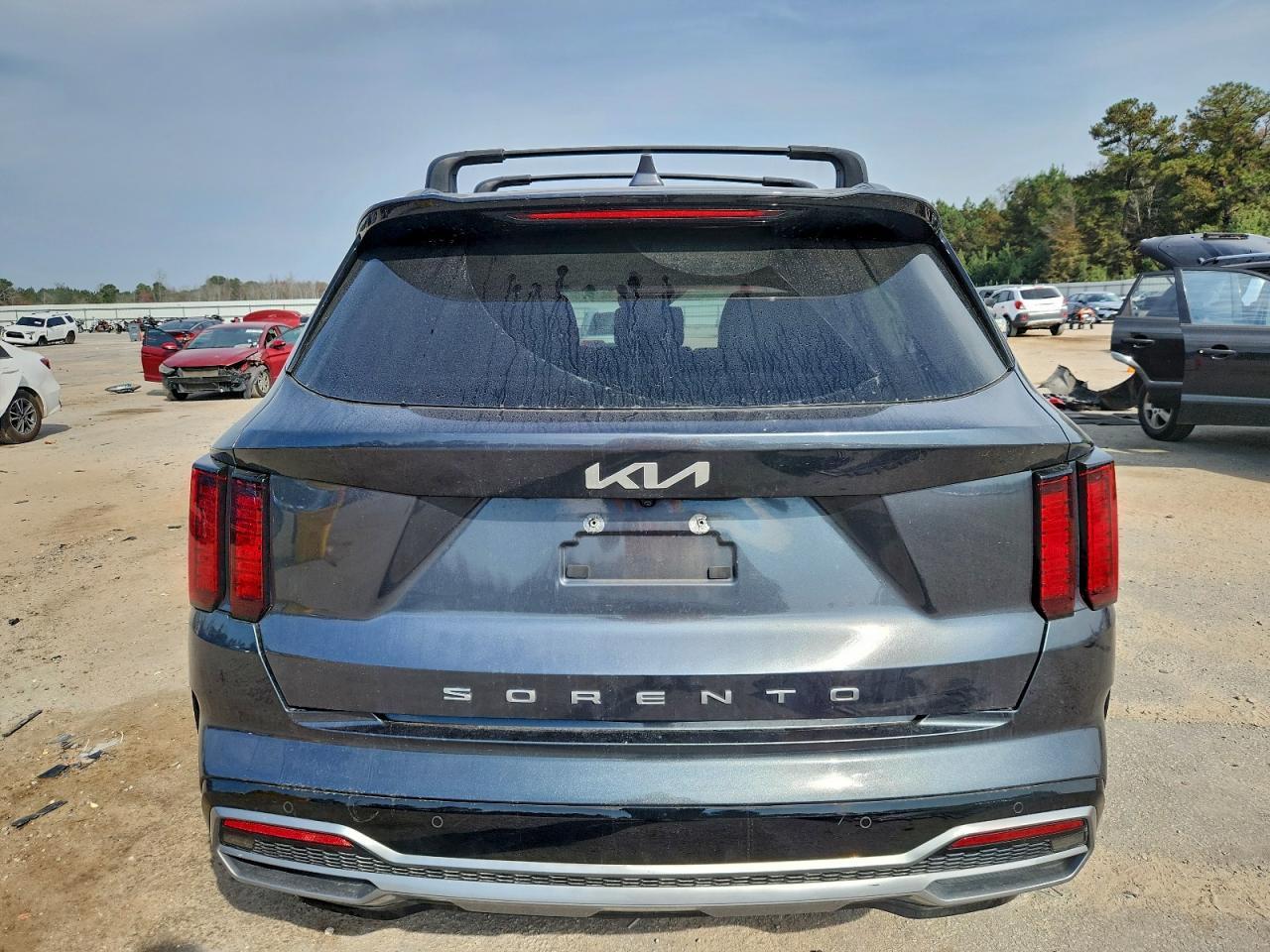 2022 Kia Sorento S - Image 6