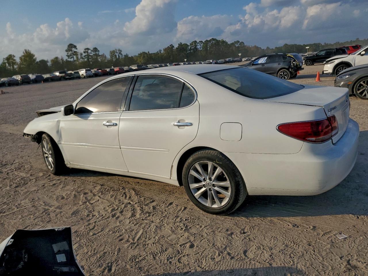 2005 Lexus Es 330 - Image 2