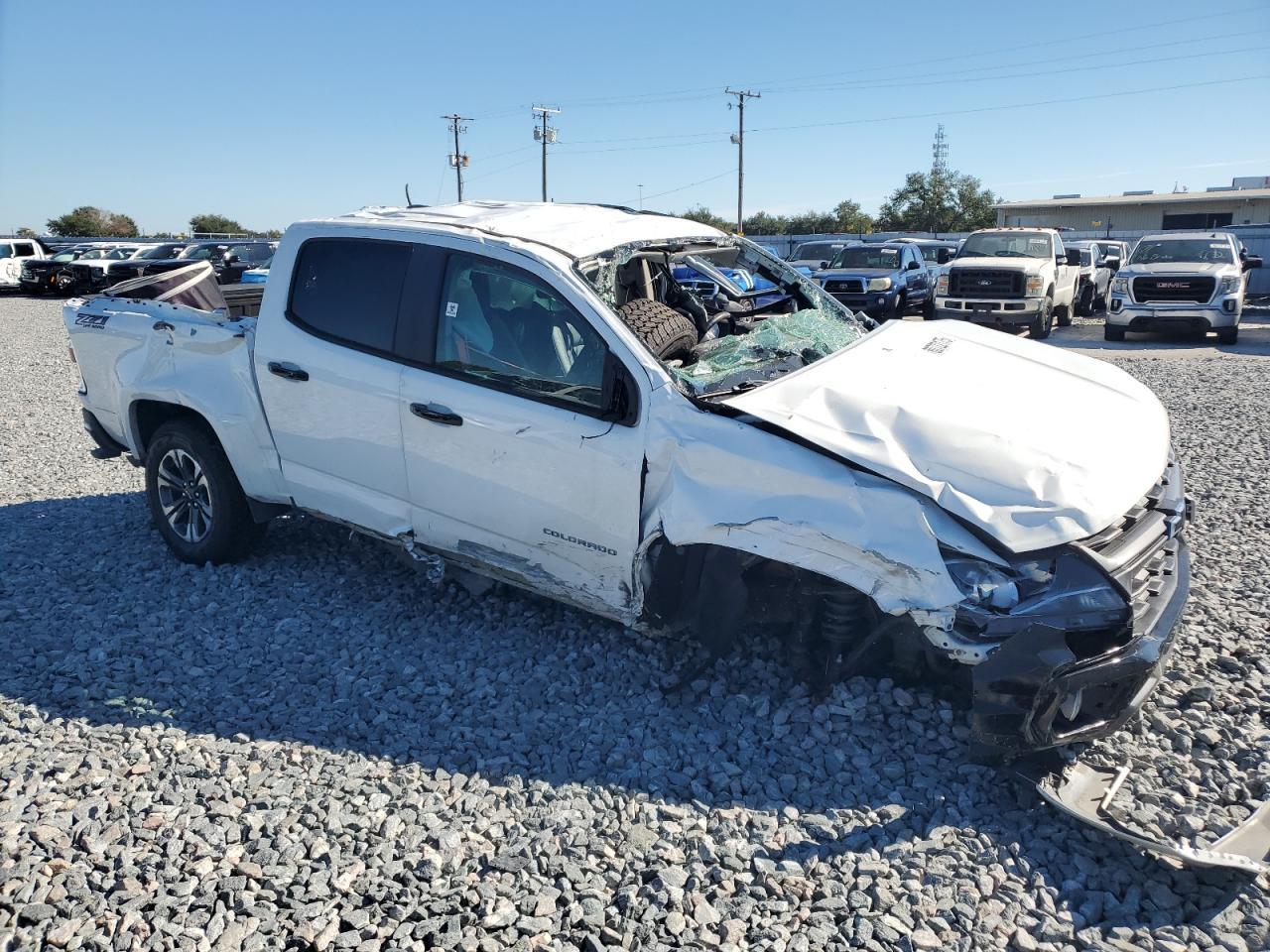 2022 Chevrolet Colorado Z71 - Image 4