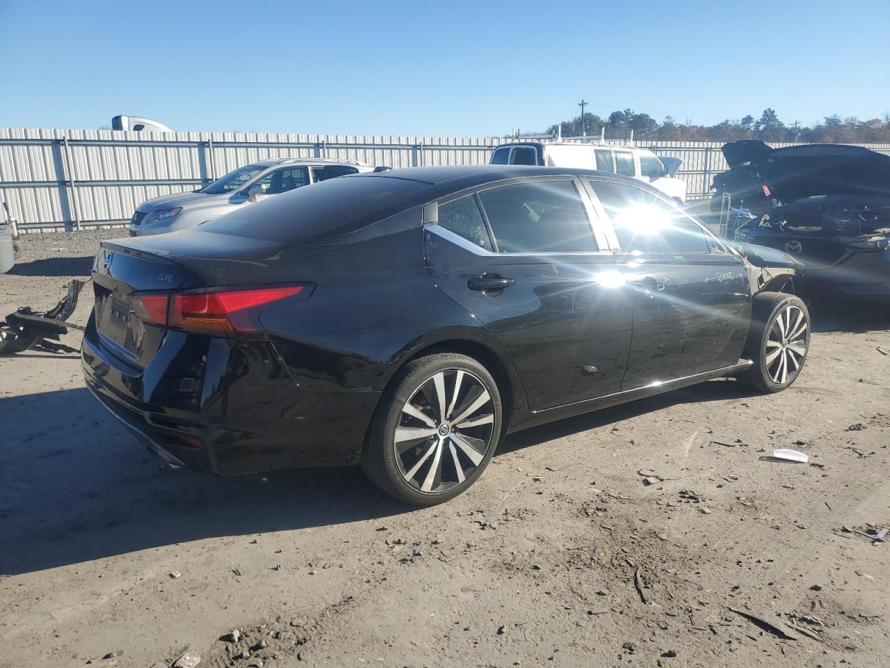 2019 Nissan Altima Sr - Фото 3