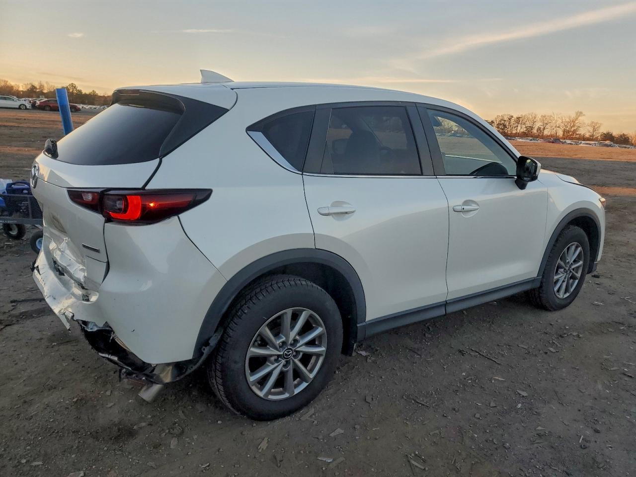 2022 Mazda Cx-5 Preferred - Image 3