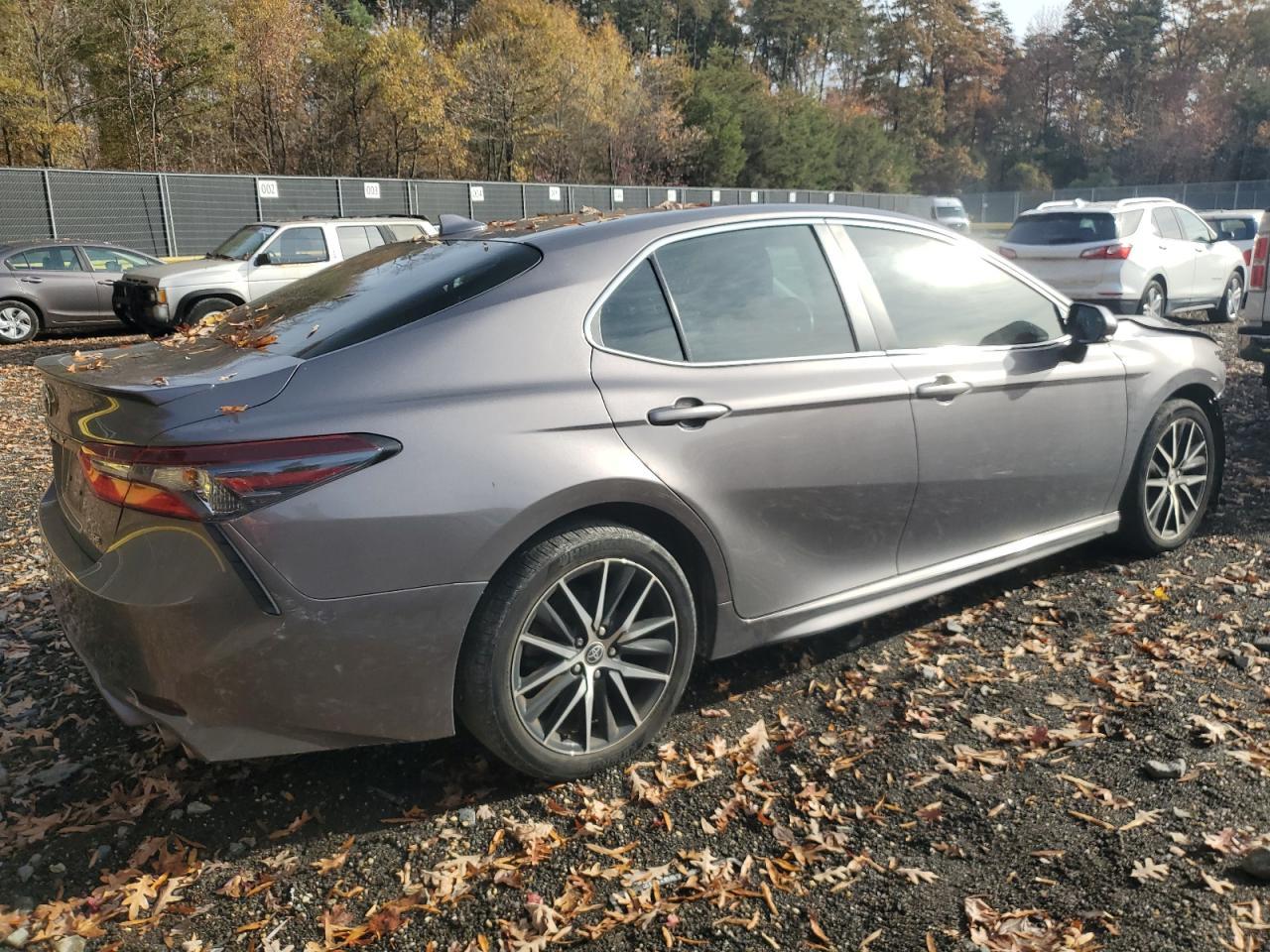 2021 Toyota Camry Se - Image 3