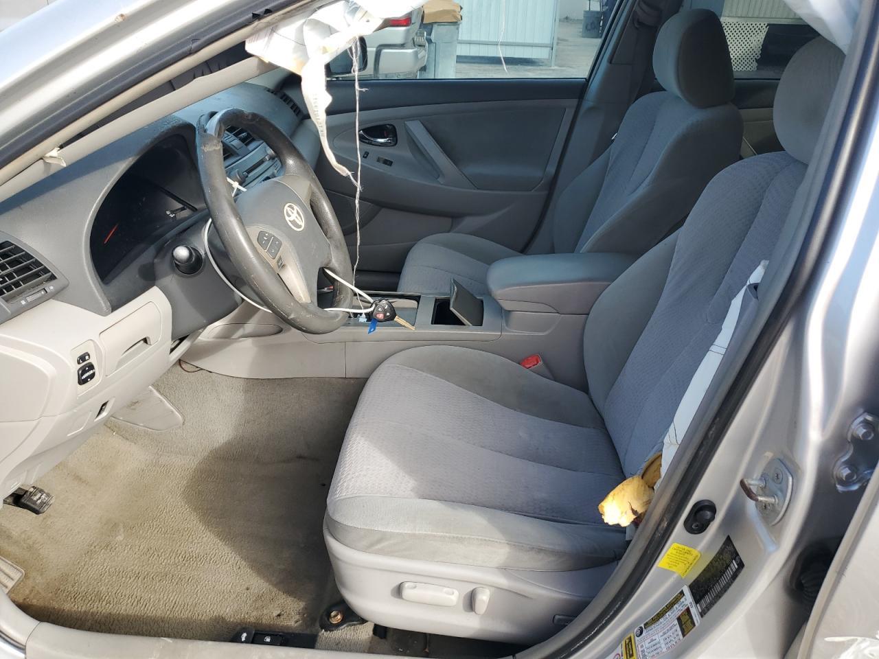 2011 Toyota Camry Le - Image 7