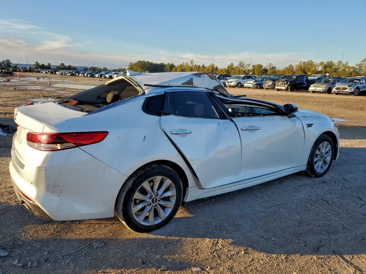 2018 Kia Optima Lx - Image 3