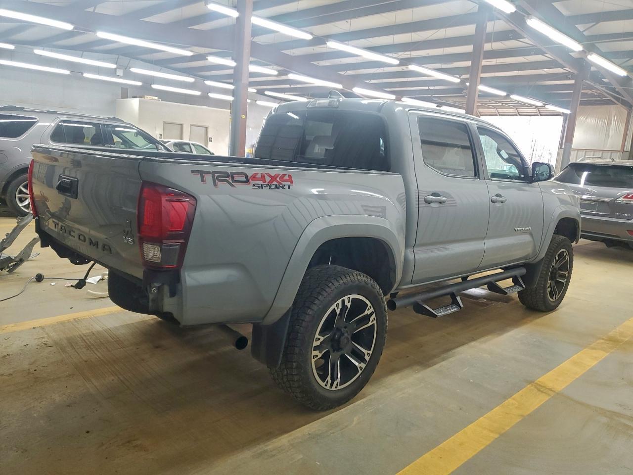 2019 Toyota Tacoma Double Cab - Фото 3