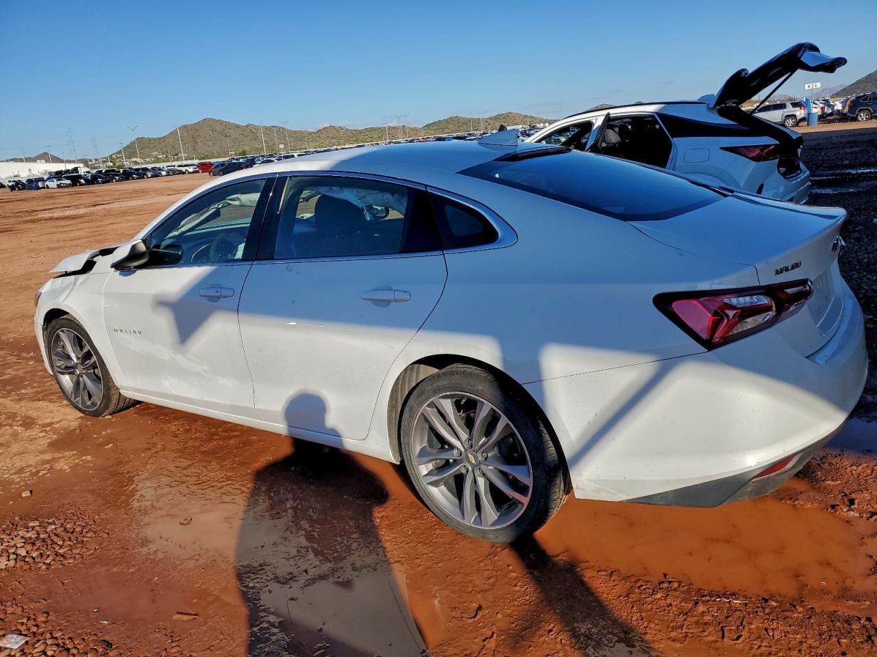 2022 Chevrolet Malibu Lt - Фото 2