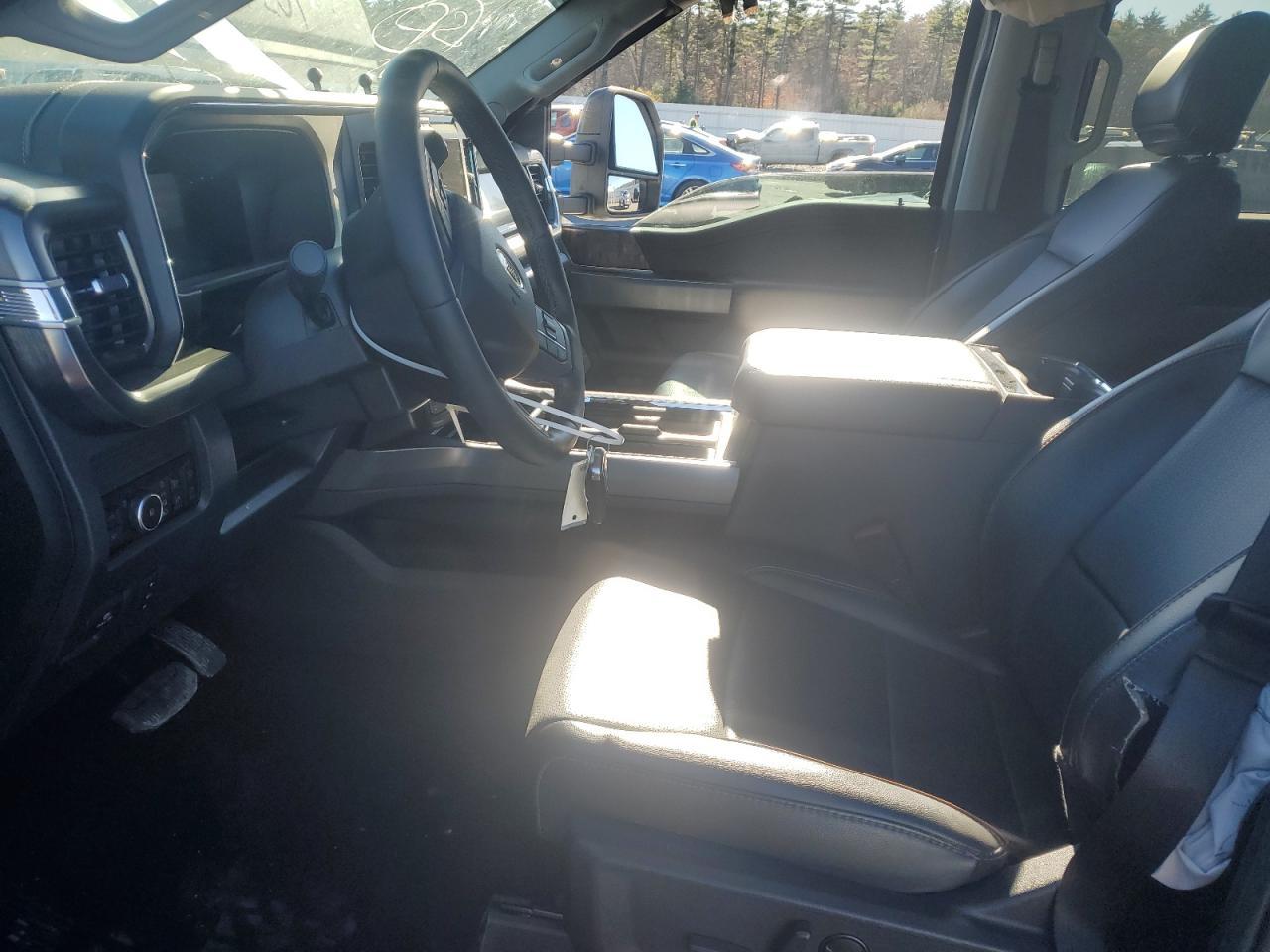 2025 Ford F250 Super Duty - Image 7