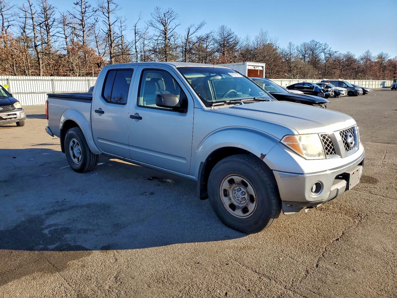 2007 Niss Frontier Crew Cab Le - Image 4