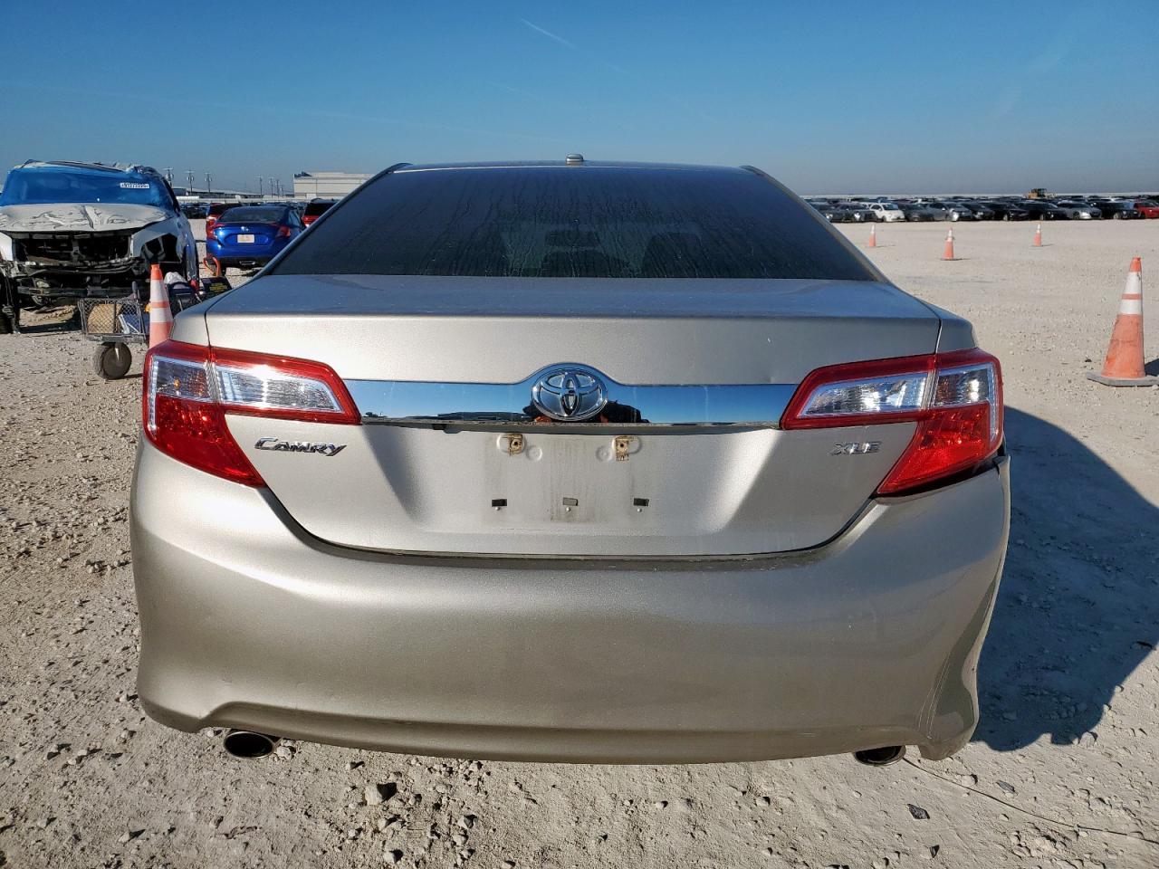 2014 Toyota Camry Se - Фото 6