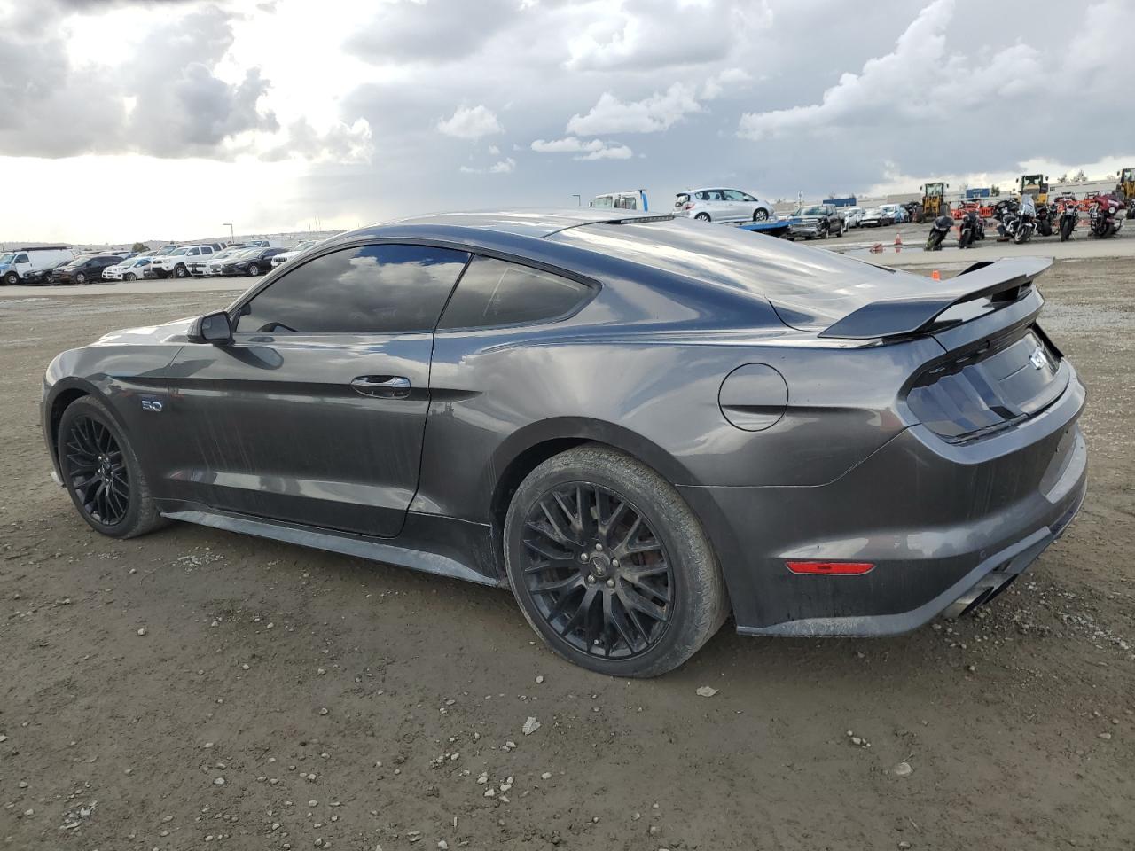 2018 Ford Mustang Gt - Фото 2