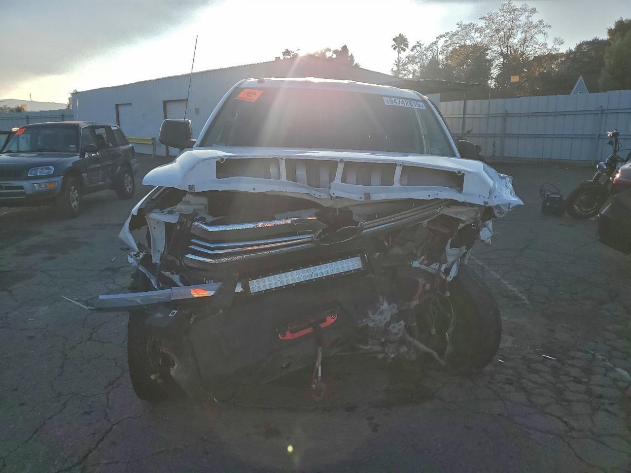 2017 Toyota Tundra Double Cab Sr - Фото 5