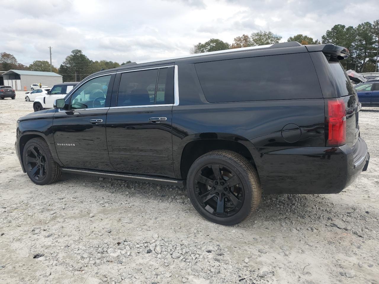 2018 Chevrolet Suburban K1500 Premier - Image 2