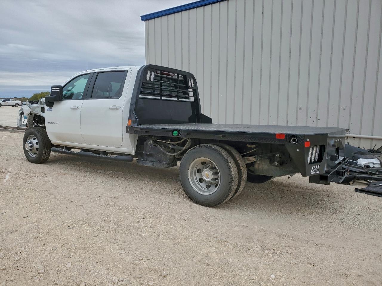 2025 Chevrolet Silverado K3500 Lt - Image 2