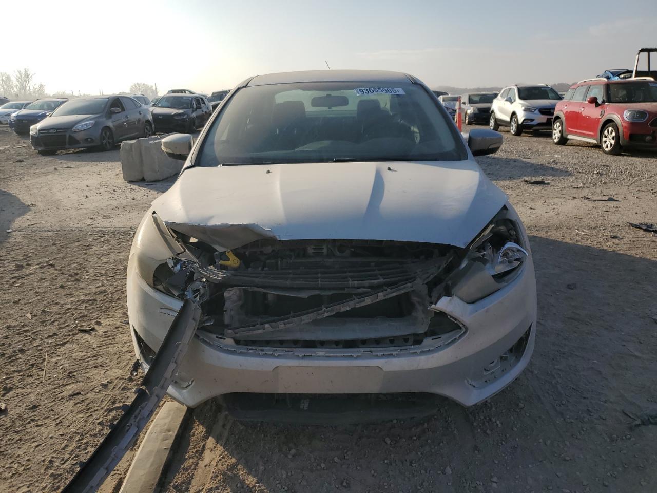 2017 Ford Focus Se - Фото 5