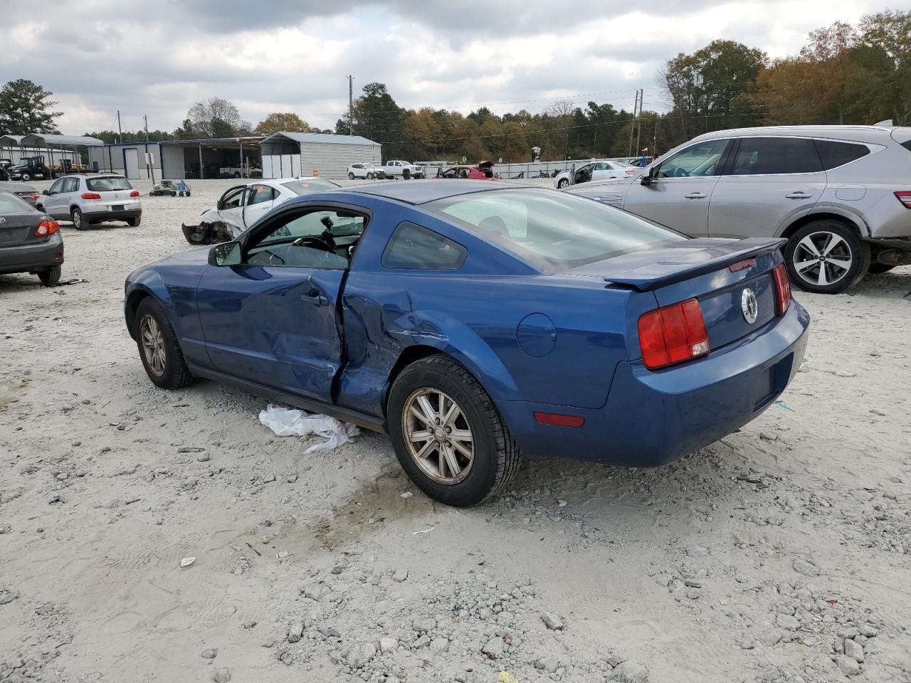 2007 Ford Mustang - Image 2