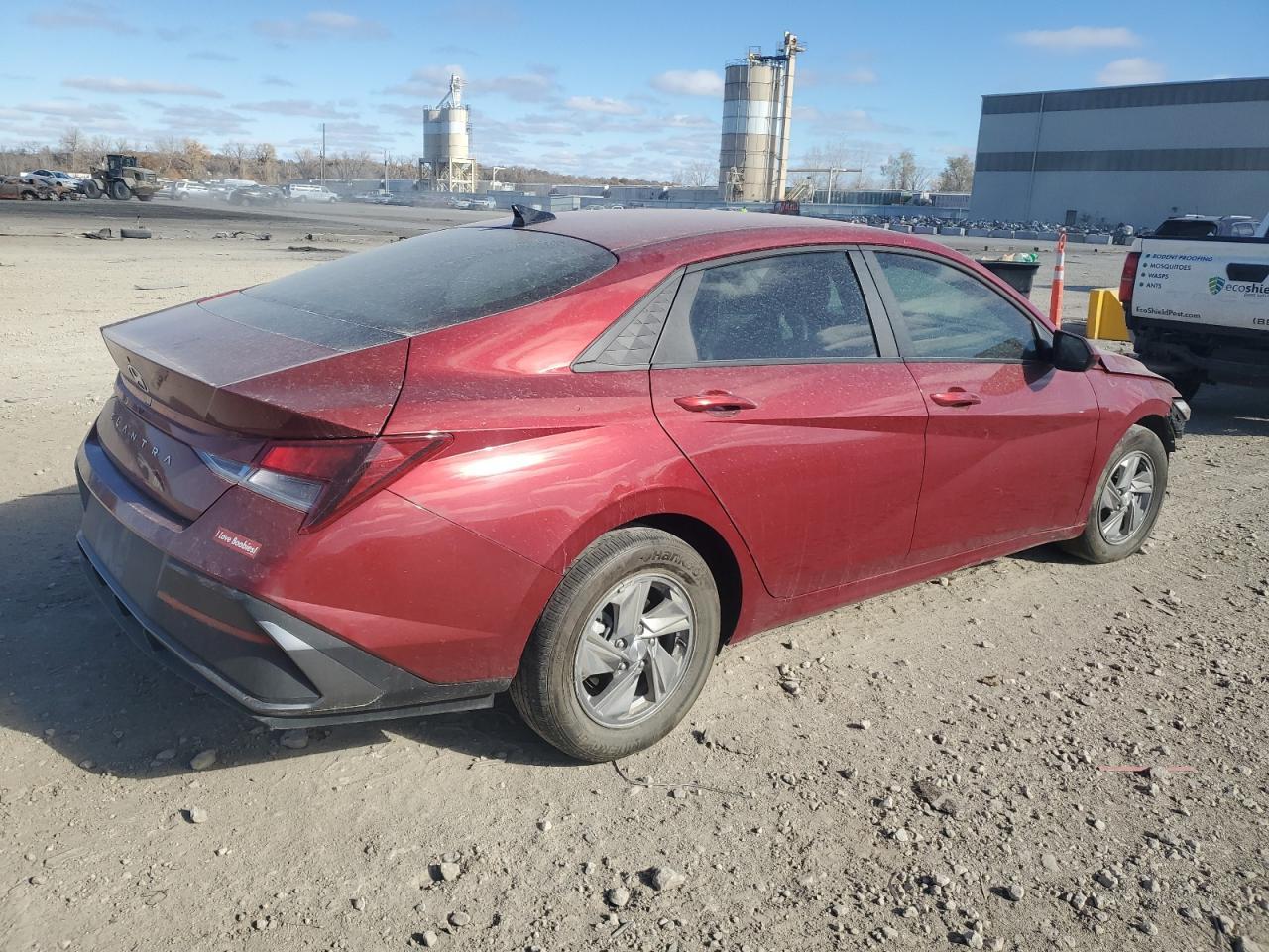 2024 Hyundai Elantra Se - Image 3