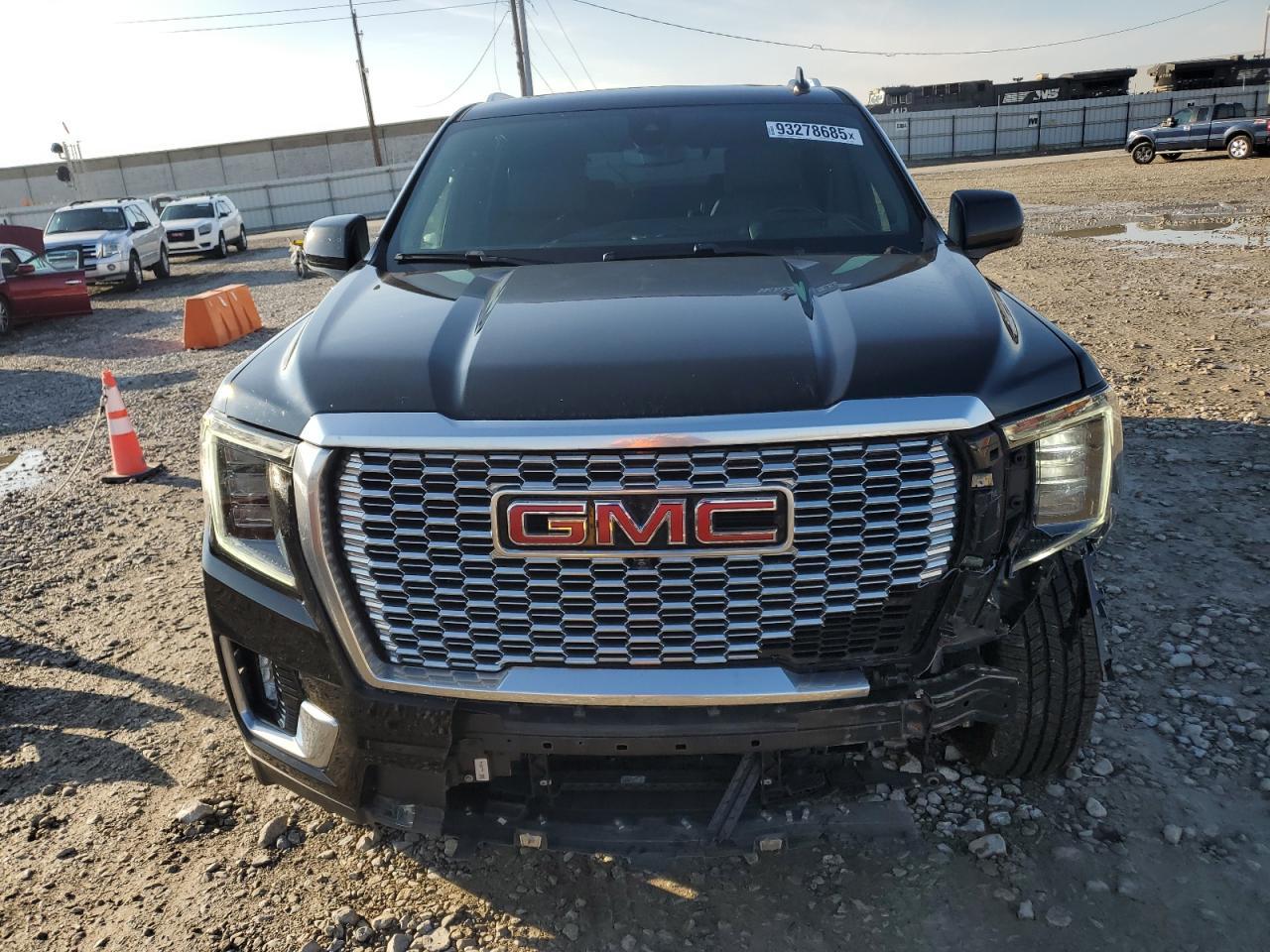 2021 GMC Yukon Denali - Image 5